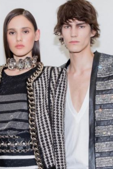 Balmain’in Askerleri Paris’i Kuşatıyor