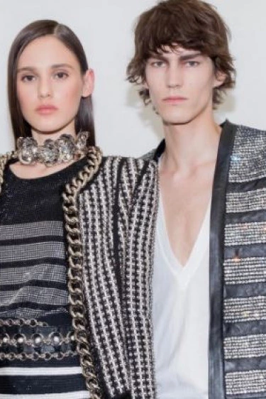 Balmain’in Askerleri Paris’i Kuşatıyor