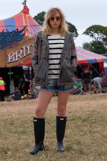 Suki Waterhouse'un Glastonbury Stili
