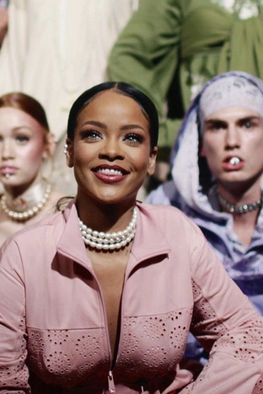 Rihanna Dünya Liderlerine Twitter Üzerinden Sesleniyor