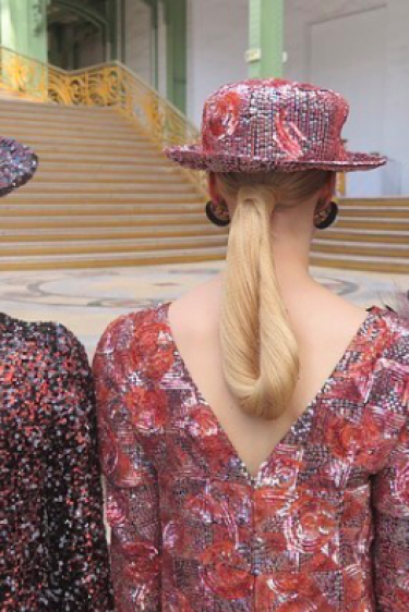 Chanel Kadınının Modern ve Sanatsal Güzelliği Chanel