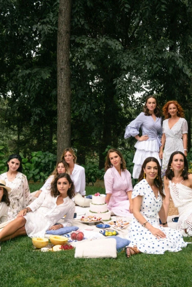 Güneş Buradan Yükseliyor