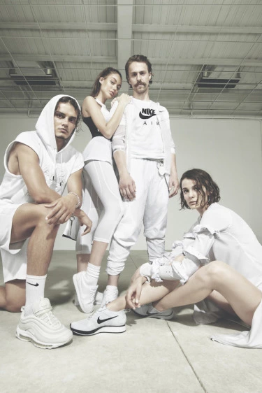 Nike'tan Beyaz Sneaker Koleksiyonu