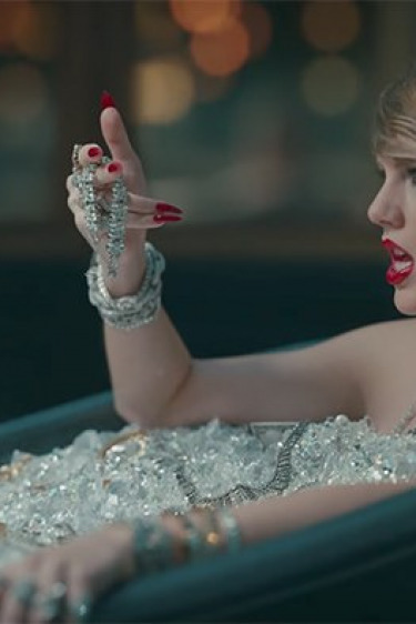 Cici Kız Taylor’dan Zombi Taylor'a!