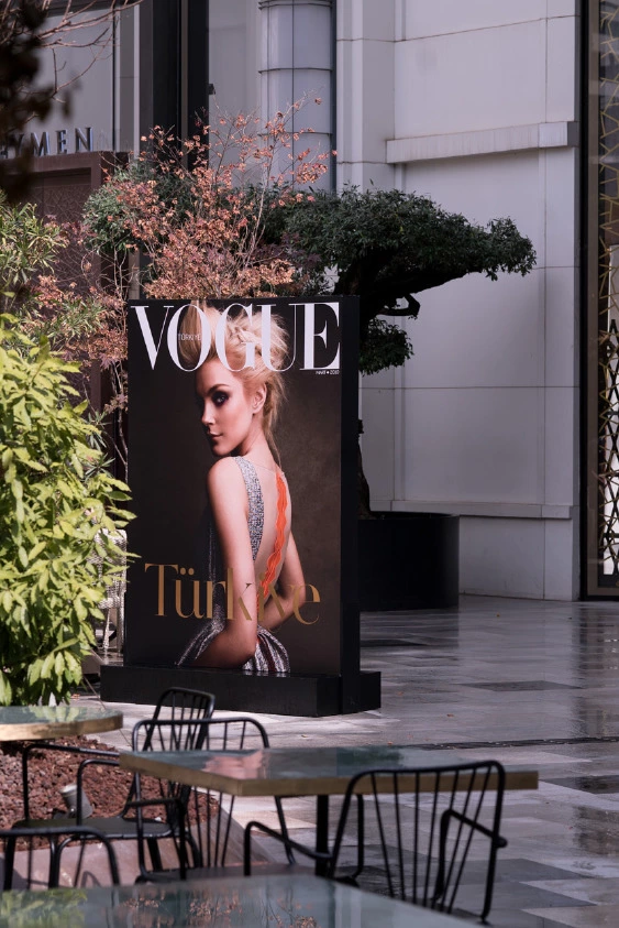 Vogue x Akasya