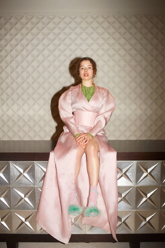 Karşınızda: Nilüfer Yanya Nilüfer Yanya