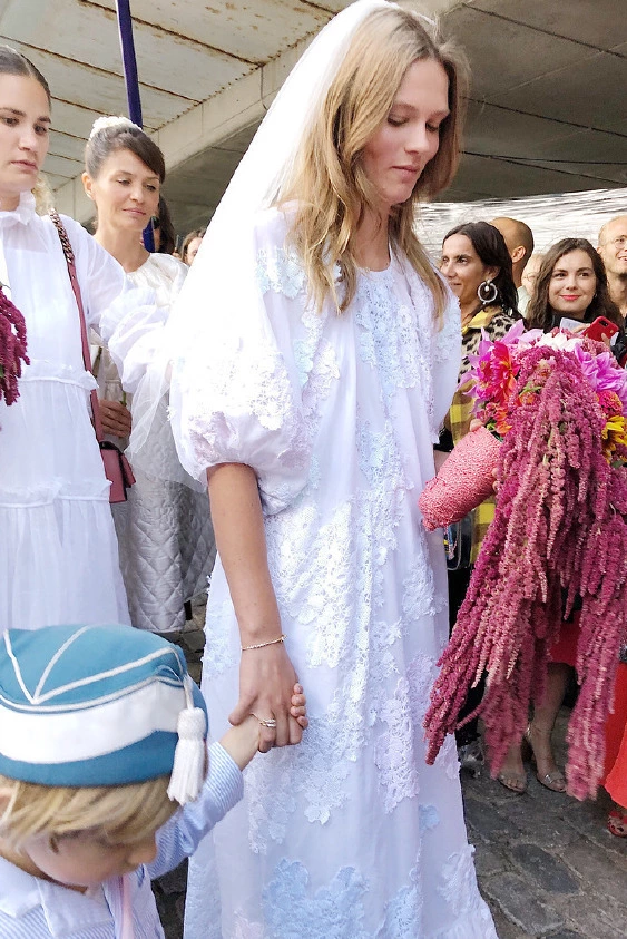 Caroline Brasch'ın İlham Veren Düğünü
