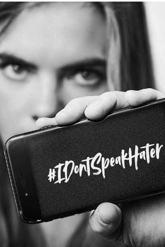 #IDontSpeakHater: Kering Vakfı'nın Siber Şiddete Karşı Yürüttüğü 2018 Beyaz Kurdele Kampanyası