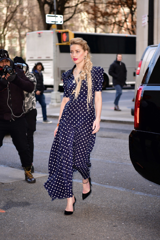 Amber Heard'ün Tribal Örgülerine 2 Stil Uyarlaması