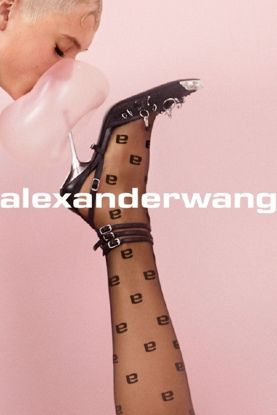 Alexander Wang'den Pembe İsyan Alexander Wang