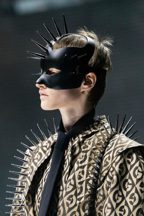 Paris Moda Haftası'nın Öne Çıkan x Sokak Stili Trendi