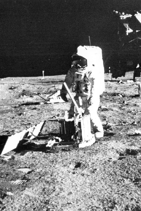 Ay'a İnişin 50. Yılı, Nasa, Grand Palais Ay Sergisi