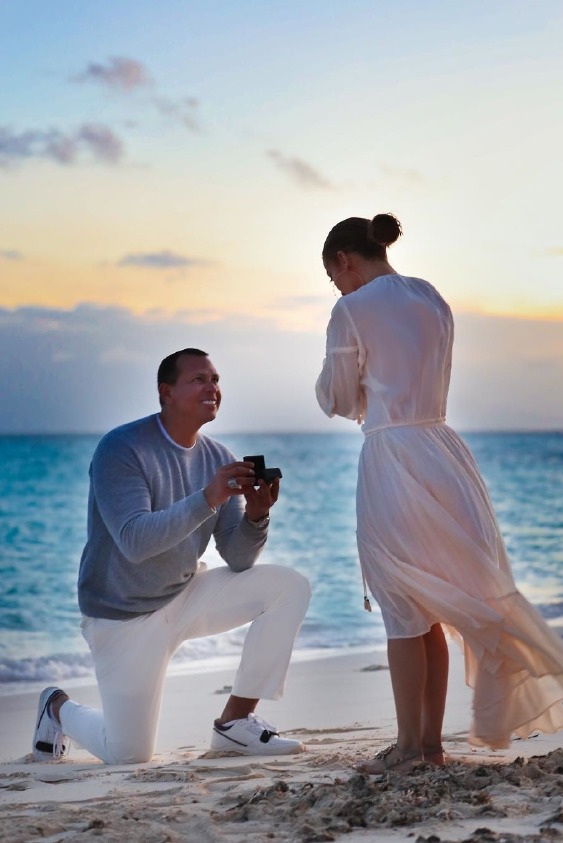 Alex Rodriguez, Jennifer Lopez'e Doğum Gününde Ne Hediye Etti?