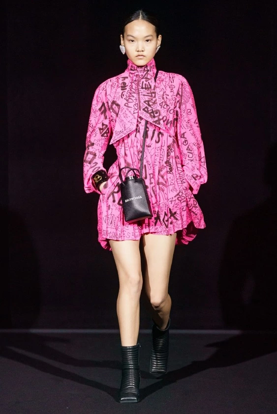 Balenciaga'nın 4 Bin Liralık Su Şişesi Çantası