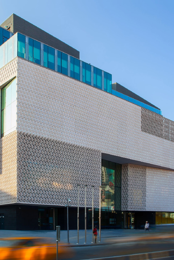 Güneş Yer Değiştirdi: Arter'in Yeni Evi Dolapdere