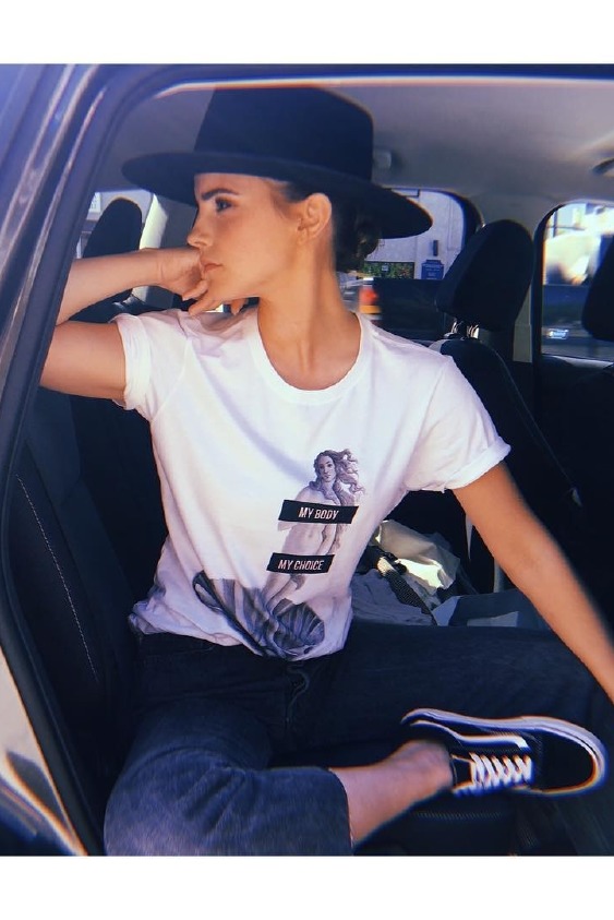 Emma Watson'ın Feminist Kitap Önerilerine Kulak Verdik