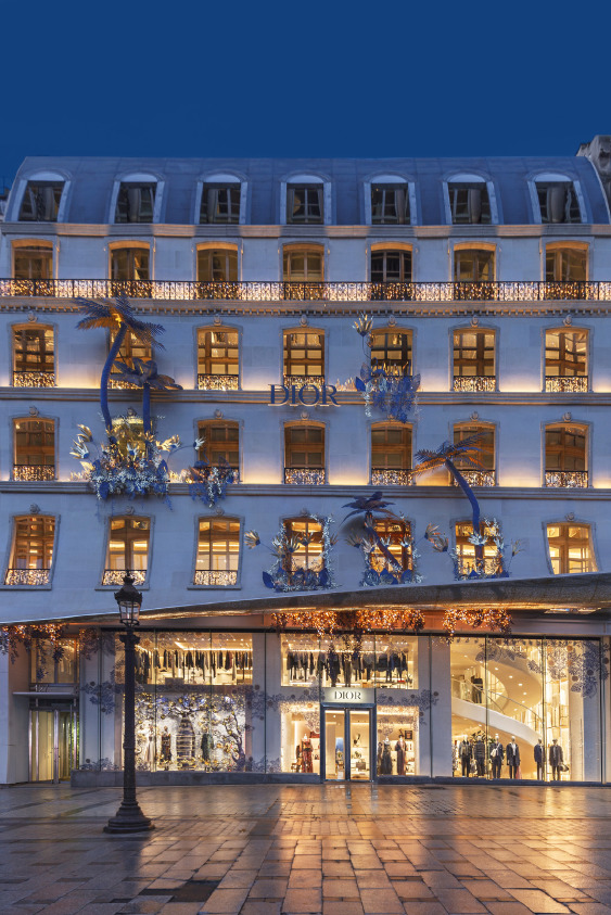 Champs-Élysées Dior ile Işıldıyor!