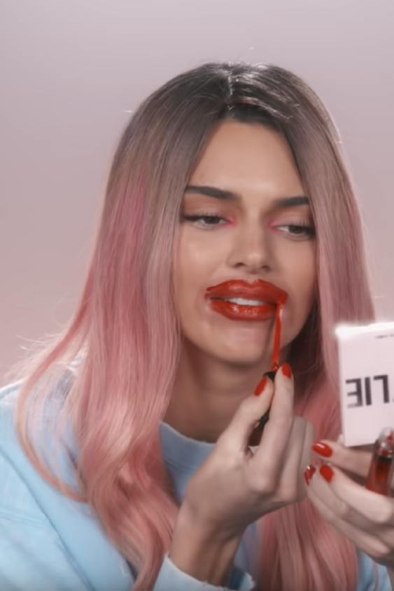 Kendall Jenner'ın Kız Kardeşi Kylie Jenner'a Dönüşümü