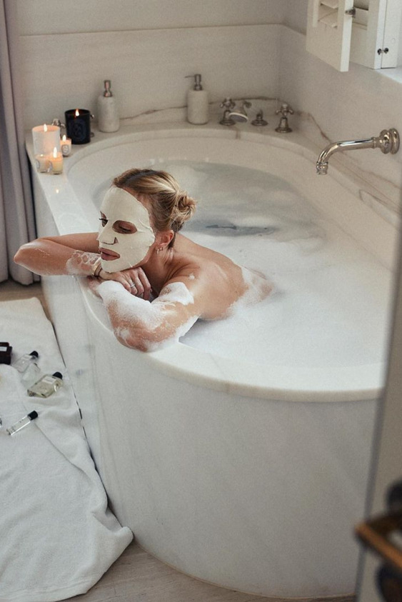 Güzellik Terapisi: Stres Azaltan Bakım Ürünleri