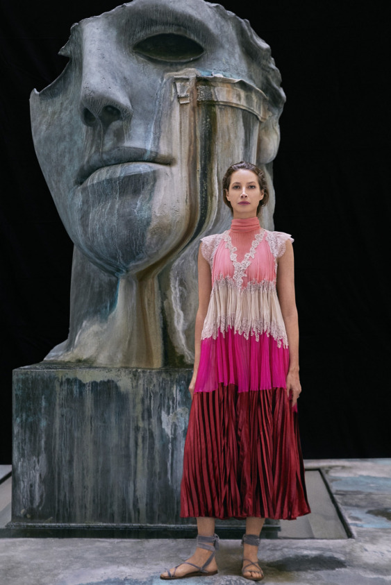 Valentino Empatiye Davet Ediyor