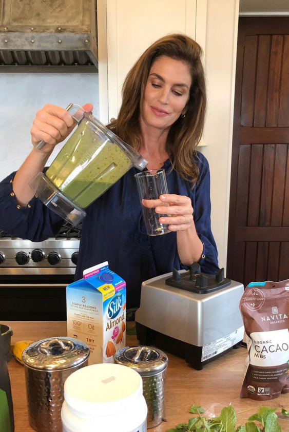 Cindy Crawford'un Sağlıklı Smoothie Tarifi Cindy Crawford'un Sağlıklı Smoothie Tarifi