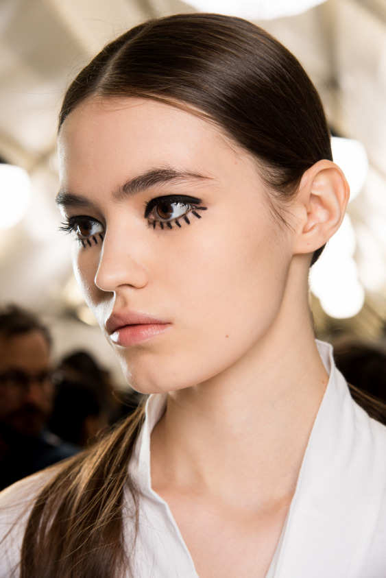 Kalıcı ve Çarpıcı: En İyi 10 Suya Dayanıklı Maskara