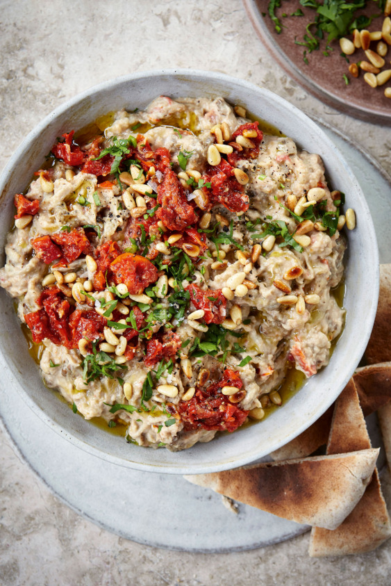 Deliciously Ella'dan Hafif ve Sağlıklı Yaz Tarifleri: Patlıcan Sos