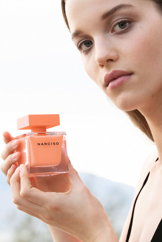 NARCISO Ambrée'nin Yeni Yüzü: Laurijn Bijnen