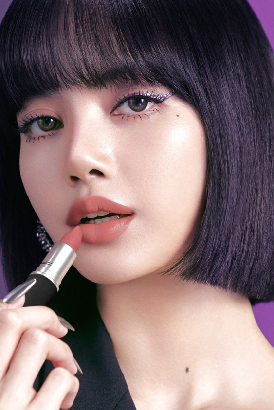 Lalisa Manoban Güzellik Dünyasında Lalisa Manoban Güzellik Dünyasında