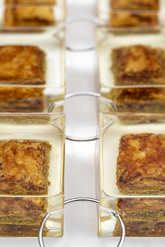 Eda Sütunç'un Yeni Sergisi "Gelecek Tezgahları"