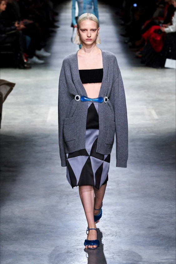 Hırka Güncellemesi: Evden Uzakta Christopher Kane