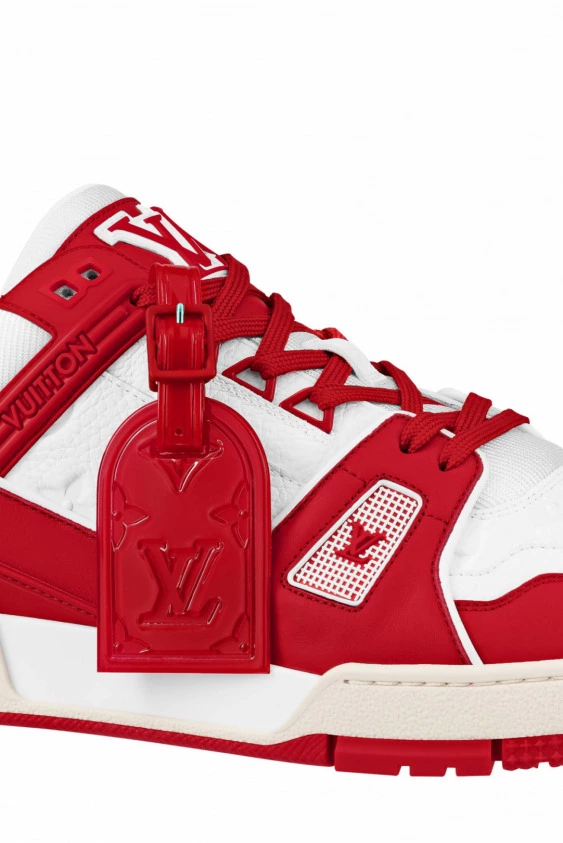 #VOGUESosyalEtki: Mesajlı Yürüyüş; Louis Vuitton ve (RED) ortaklığı