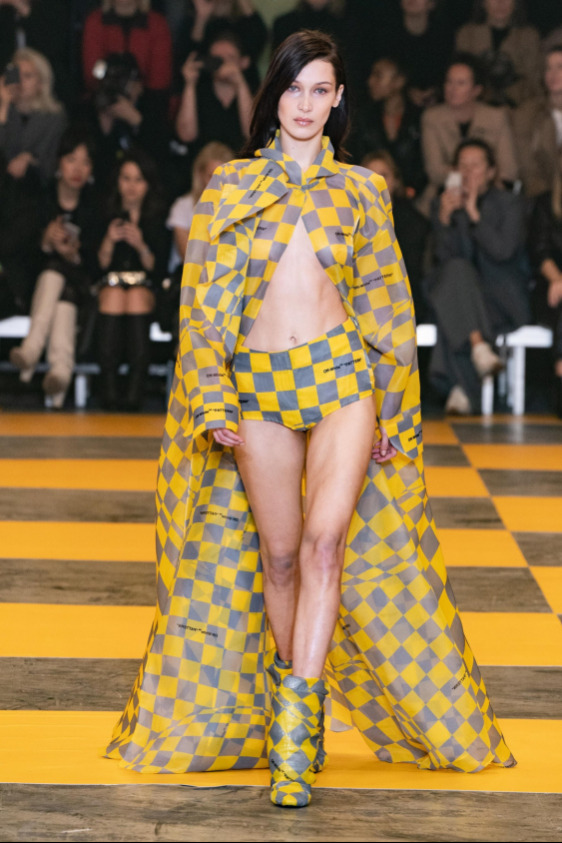 Defileler, 2021 Pantone Renklerini Önceden Tahmin Etmiş Olabilir Mi?