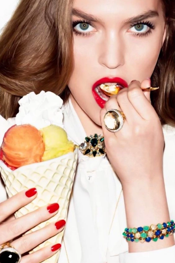 Canınız Sürekli Tatlı Mı İstiyor? Vogue Paris June/July 2014