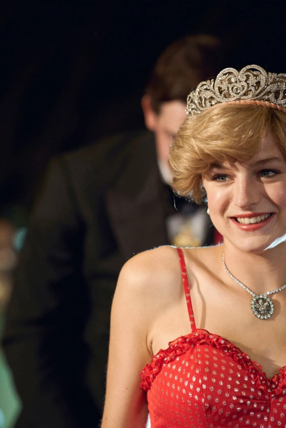 golden globes crown