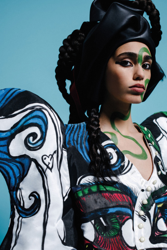 Yine, Yeni, Yeniden: Haute Couture