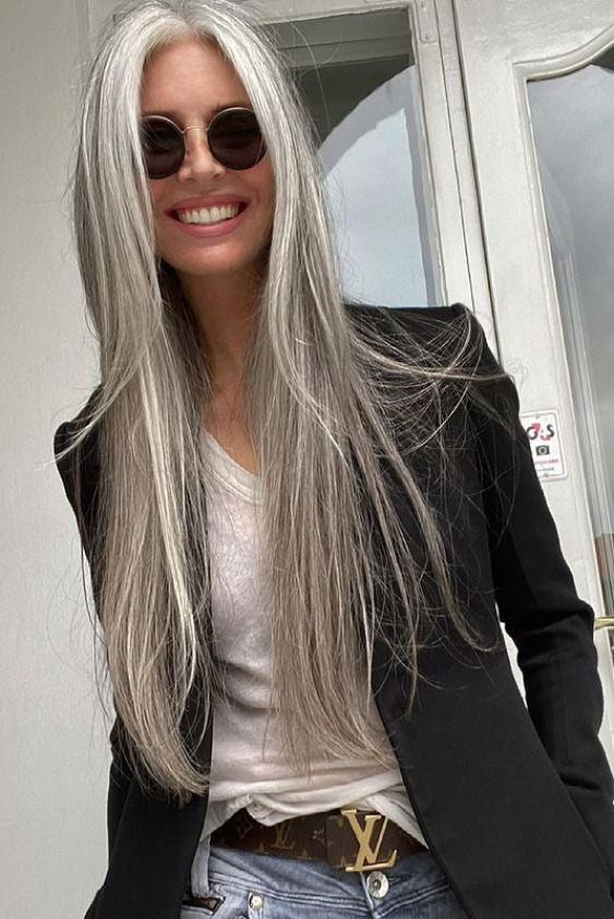 Gri Saçın Yükselişini Kutlayan 8 Kadın Gri saç