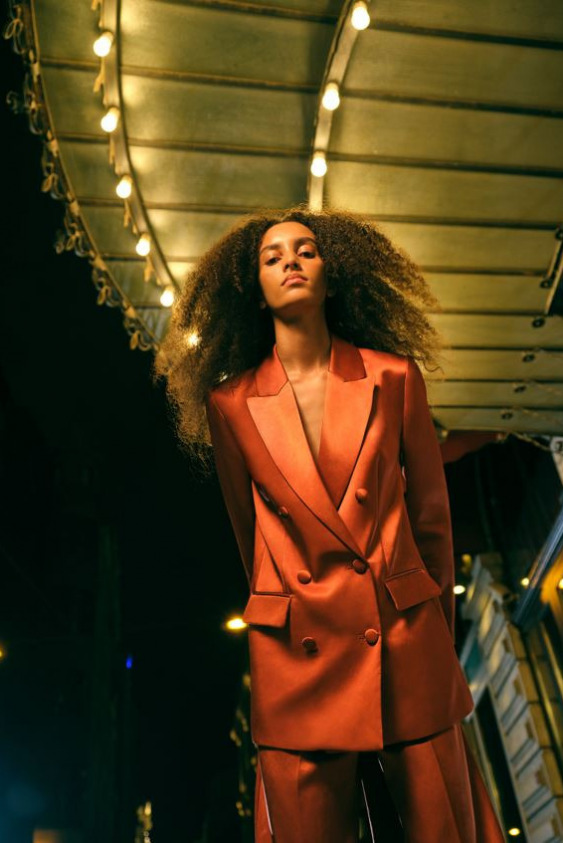 Bağımsız ve Güçlü: Maskülen Şıklığın İmza İş Birliği