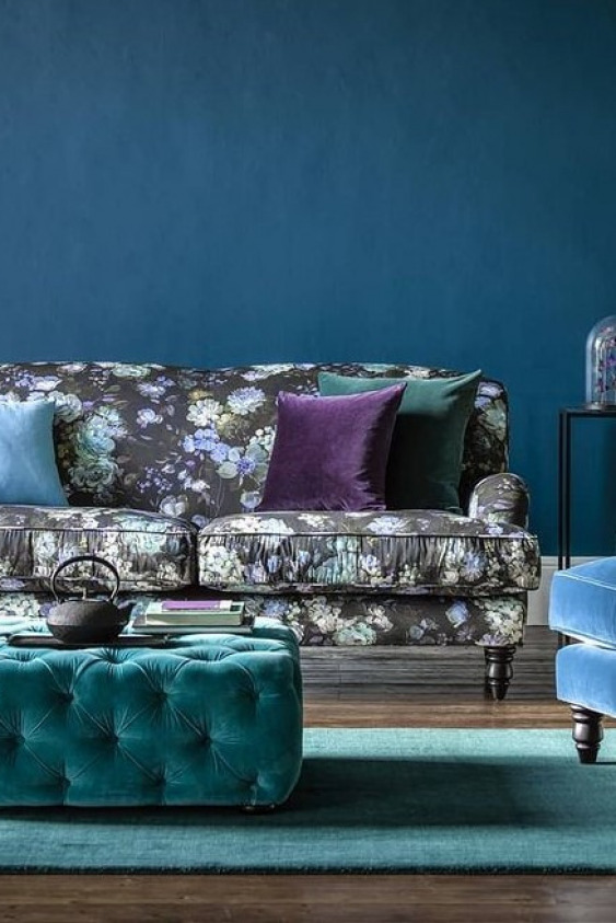 çiçek desenli koltuklar