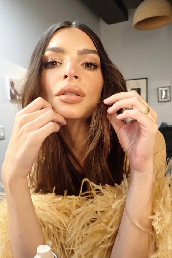 Emily ratajkowski