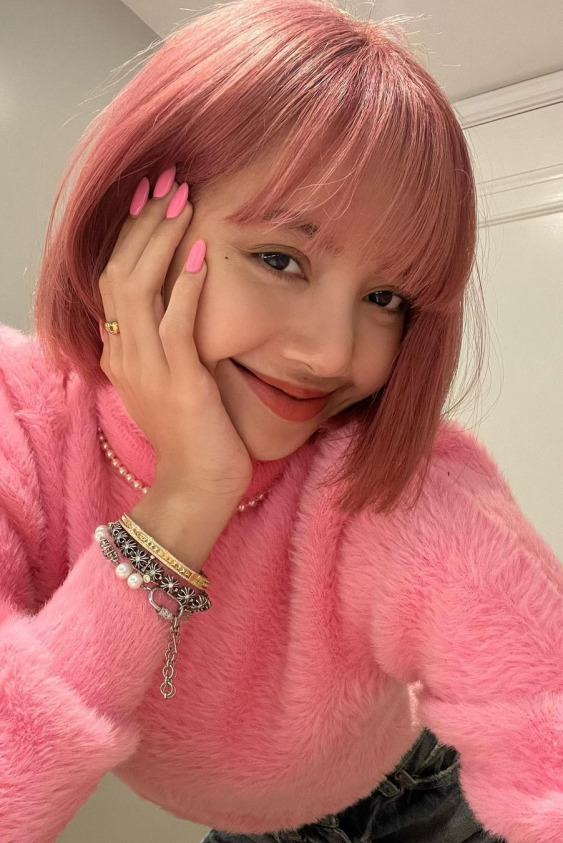 Lalisa Manoban Pembenin Çekim Alanında