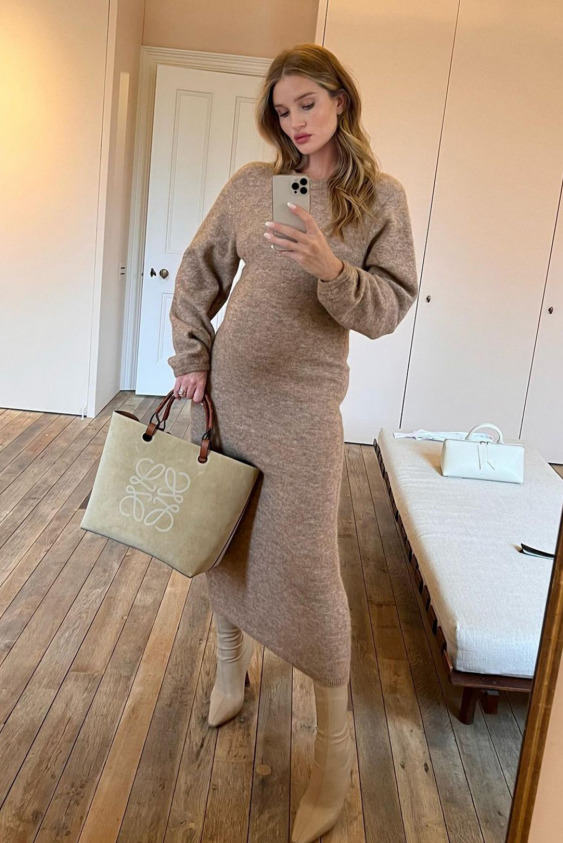 Rosie Huntington-Whiteley'nin Hamilelik Stili Rosie Huntington-Whiteley