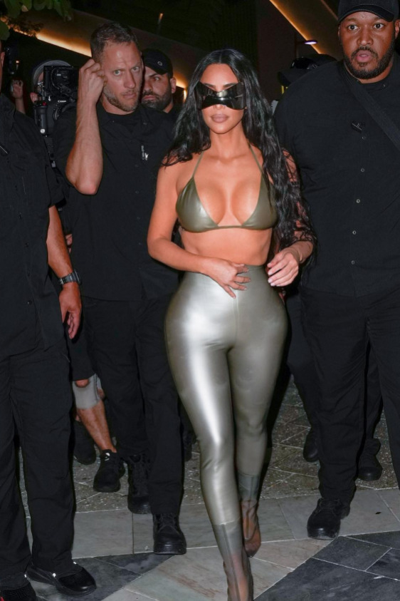 Kim Kardashian Eski Tarzına Dönüş Yapıyor