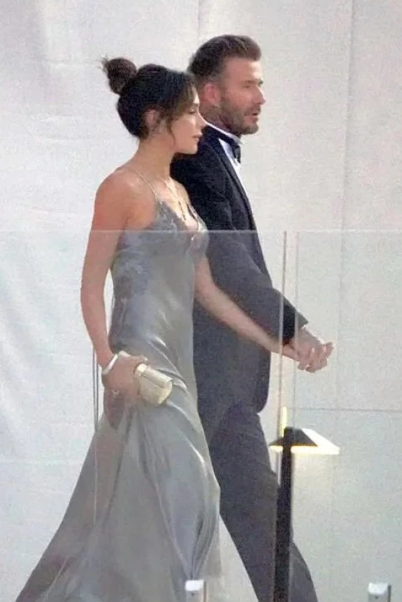 Victoria Beckham’dan Nostaljik ve Minimalist Tavır