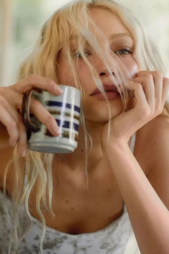 Sarı Saç Bakımı: 8 Aşamalı Rehber Sarı Saçlar için 8 Aşamalı Bakım Rehberi