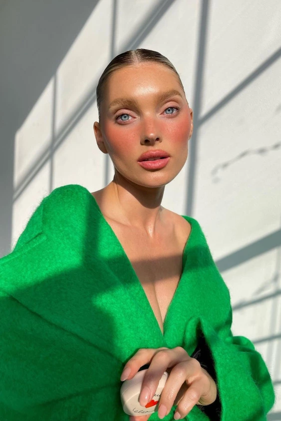 Elsa Hosk'un Makyaj Stilinden Neler Öğrendik?