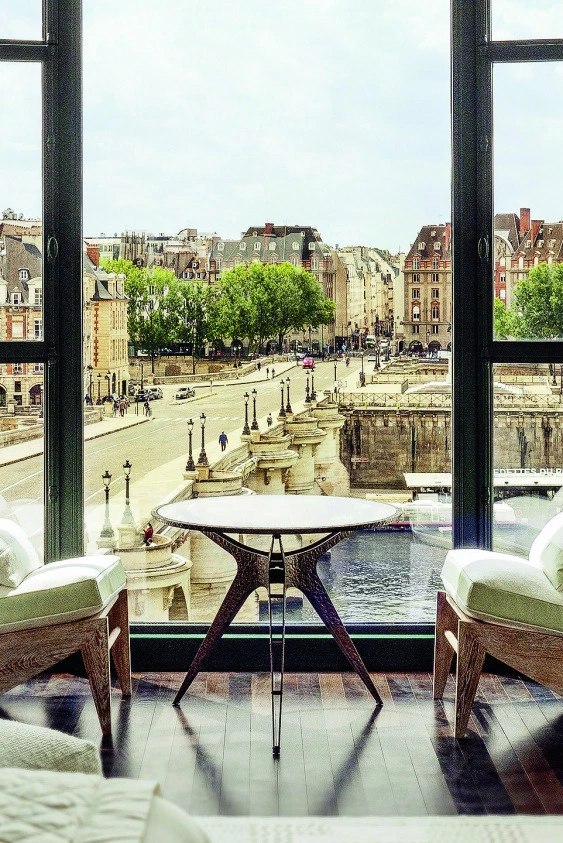 Paris'te Yeni Hayat
