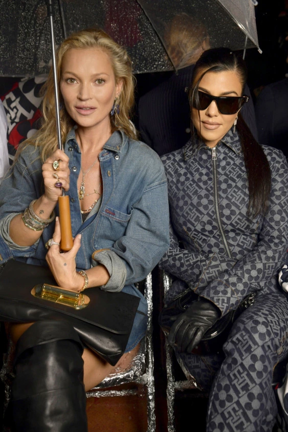 Tommy Hilfiger’ın Yeniliklerle ve Ünlülerle Dolu Defilesi