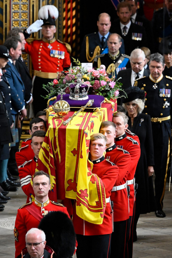 Kraliçe II. Elizabeth'in Cenaze Töreninin Öne Çıkan Detayları