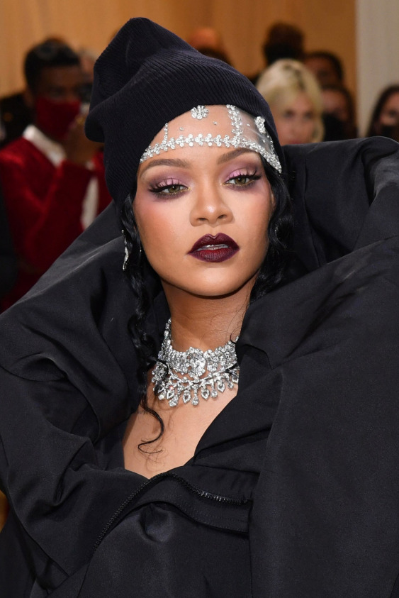 2023 Super Bowl Halftime Show'da Rihanna Sahne Alacak